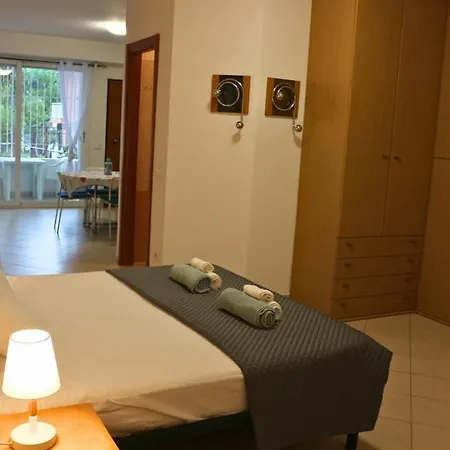 Lejlighed -sanremo-bussana- Suite-a With Ac - 5 Min From The Sea *